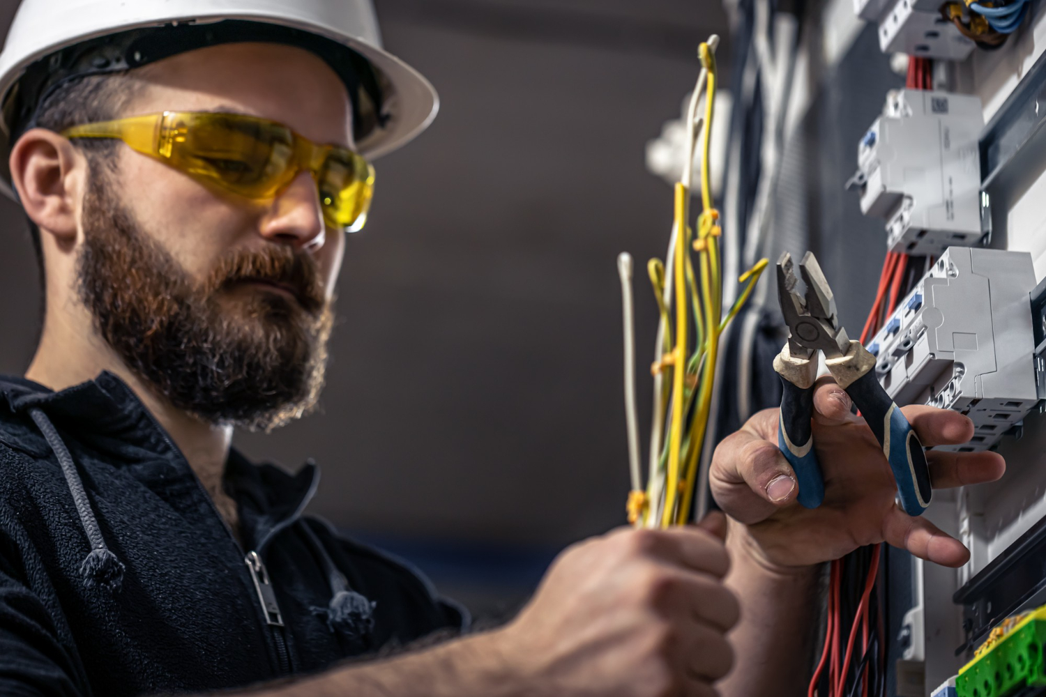 Why You Need Low-Voltage Electrical Contractors Now