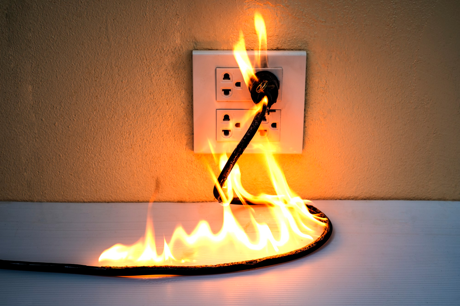 Protecting Your Home Office and Entertainment Systems From Power Surges